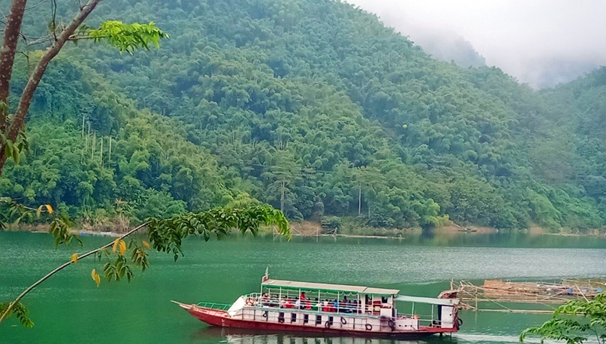đi thuyền trên hồ sông đà - saomaitourist