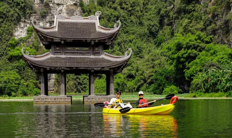 Tour Hà Nội - Bái Đính - Tràng An - Phố cổ Hoa Lư 1 ngày Tour Hà Nội - Bái Đính - Tràng An - Phố cổ Hoa Lư 1 ngày