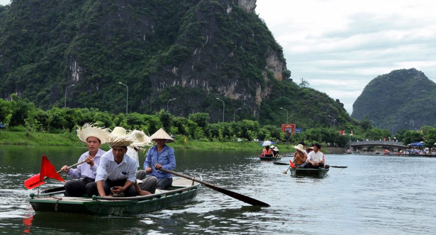 Tour Hà Nội - Bái Đính - Tràng An - Phố cổ Hoa Lư 1 ngày