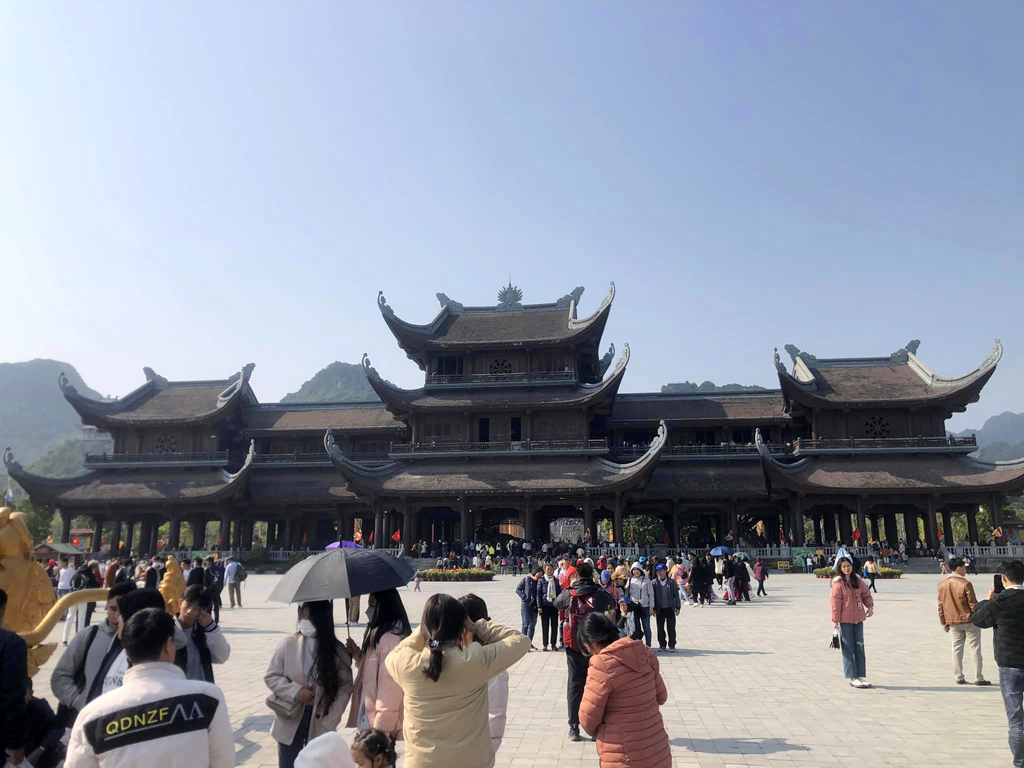 Chùa Tam Chúc - Ngôi chùa lớn nhất Đông Nam Á