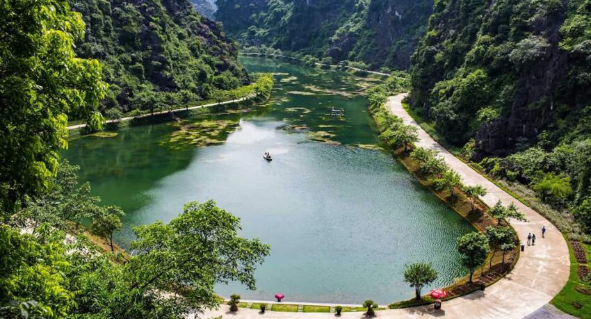 Chùa và động Am Tiên – Tuyệt Tịnh Cốc Ninh Bình