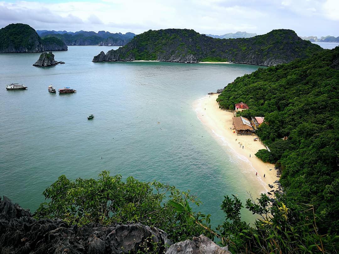 Vịnh Lan Hạ – Thiên đường biển đảo còn nguyên nét hoang sơ Vịnh Lan Hạ – Thiên đường biển đảo còn nguyên nét hoang sơ